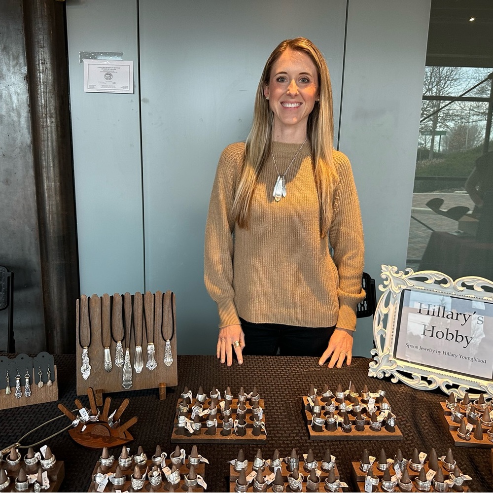 Meet your Posher, Hillary